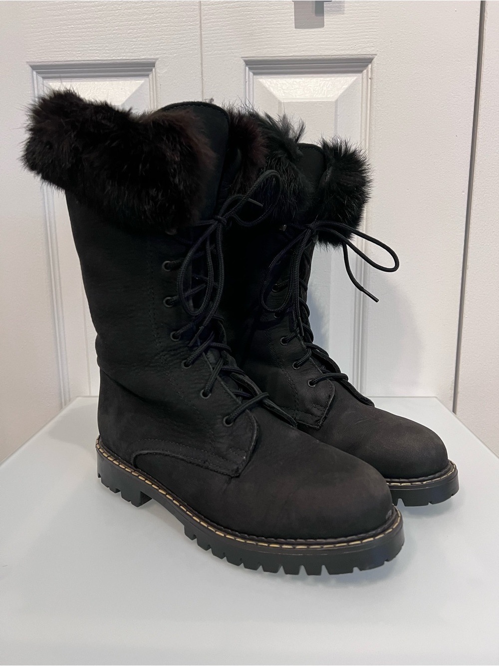 Sorel Vintage Black Leather Rabbit Fur Cuff Boots Size 7